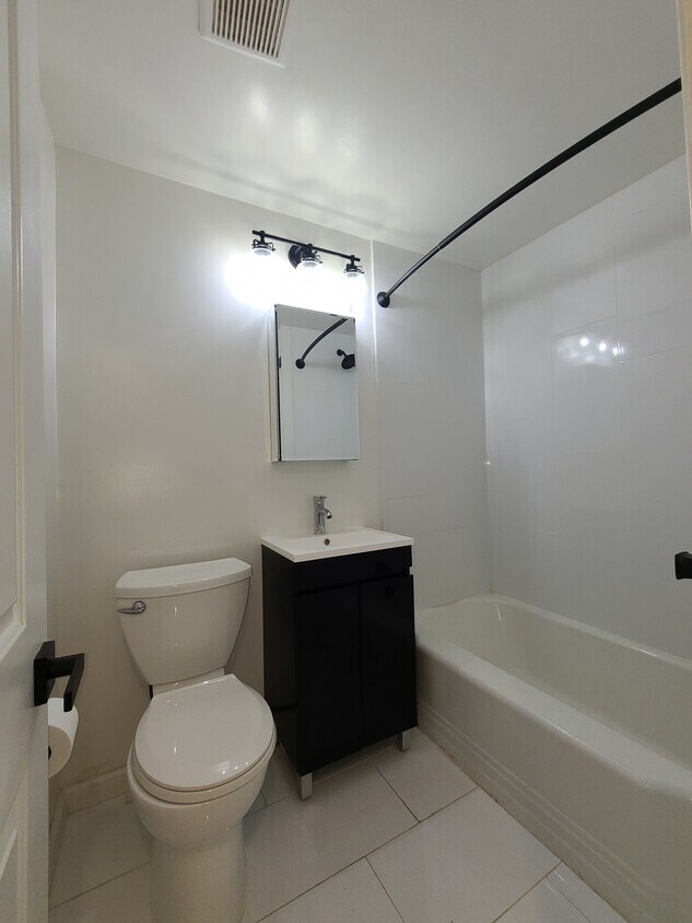 Foto principal - 6325 Gardenia St