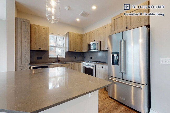 Foto del edificio - 332 Halstead Ave