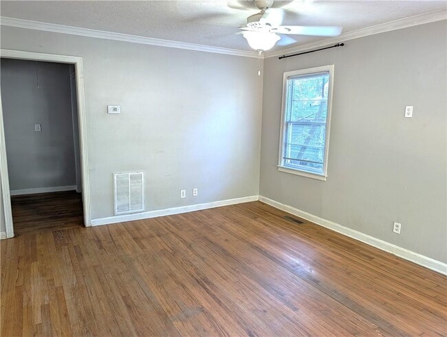 Building Photo - 2641 Acadia St