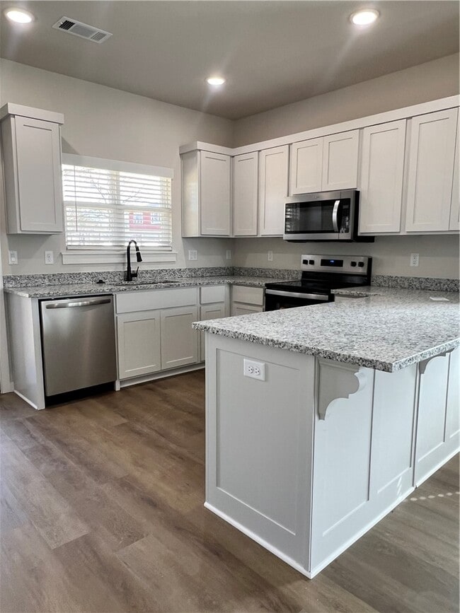 Foto del edificio - 572 Cosmos St