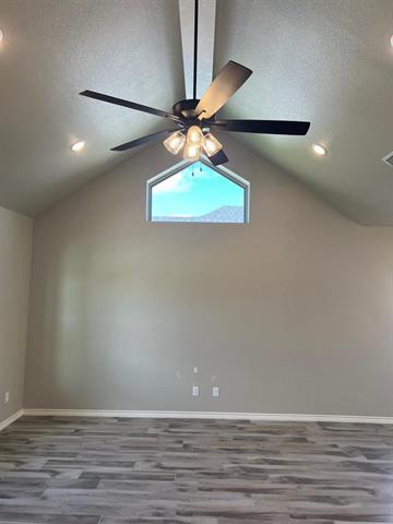 Building Photo - 620 Violet Dr