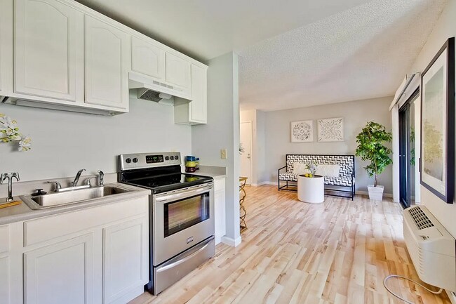 Foto del edificio - 988 Kiely Blvd