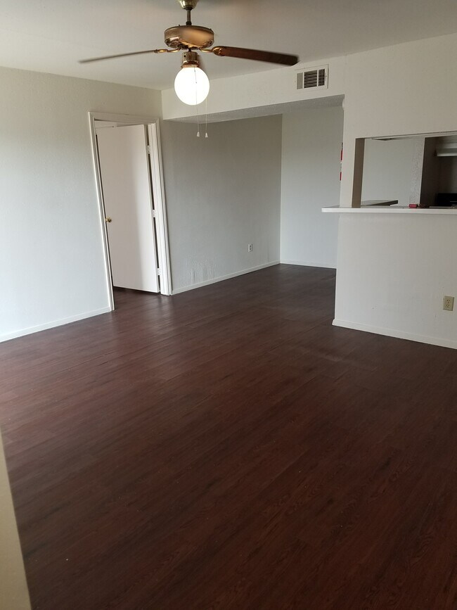 Woodcreek on The Bayou Apartments Houston, TX