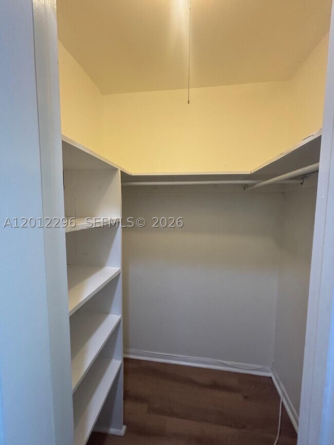 Building Photo - 166 Easthampton G