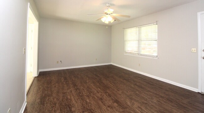 Foto del edificio - 385 Piercefield Dr