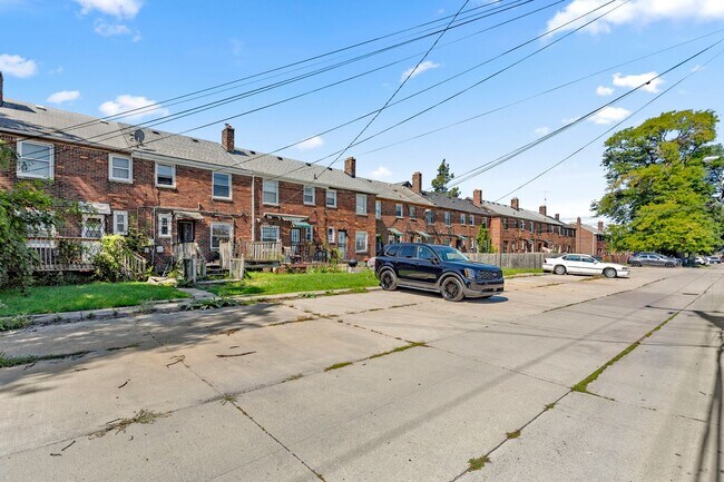 Foto del edificio - Beautiful updated townhome