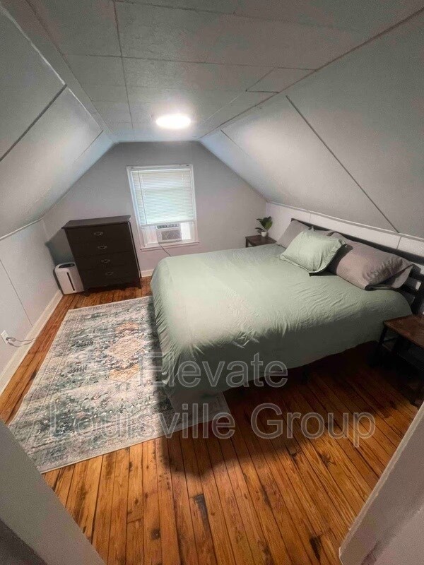 Foto del edificio - 3320 Oleanda Ave