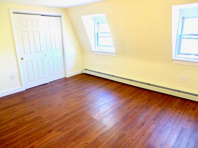 Building Photo - 263 Whiton St