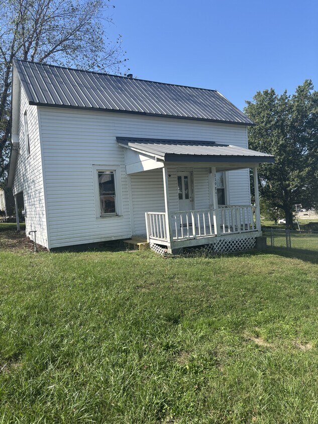 Foto principal - 11984 Kenyon Ave