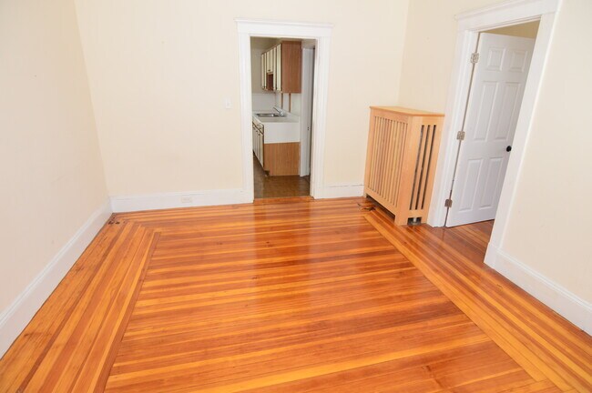 Foto del edificio - 100 Etna St