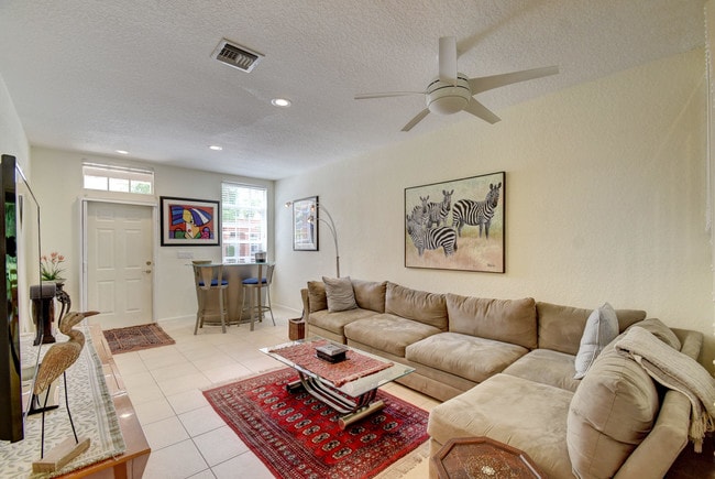 Building Photo - 71  Legacy Court 4550 Delray Beach FL 33445