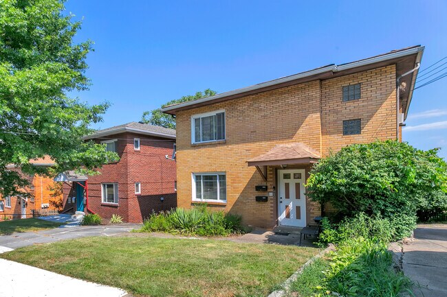 Building Photo - 6565 Rosemoor St