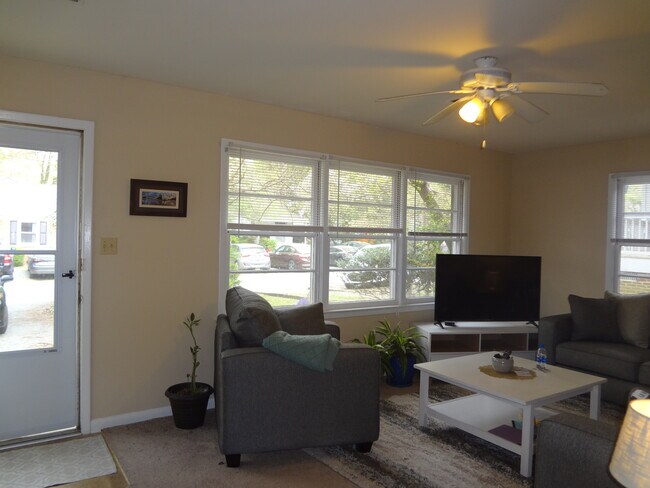 Living Room - 114 Cameron Ct