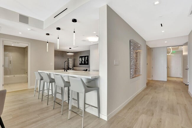 Foto del edificio - 1116 N Ocean Blvd