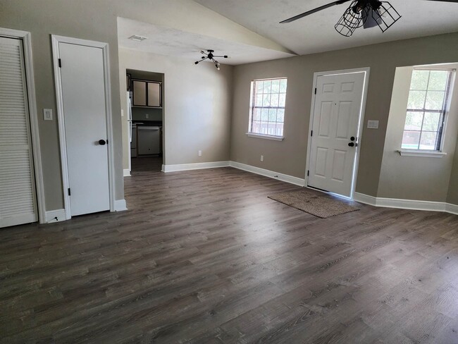 Building Photo - 1563 San Luis Rd