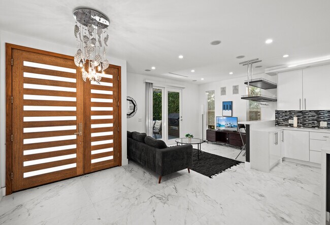 Foto del edificio - 355 S Sycamore Ave