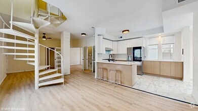 Building Photo - 2430 N Southport Ave