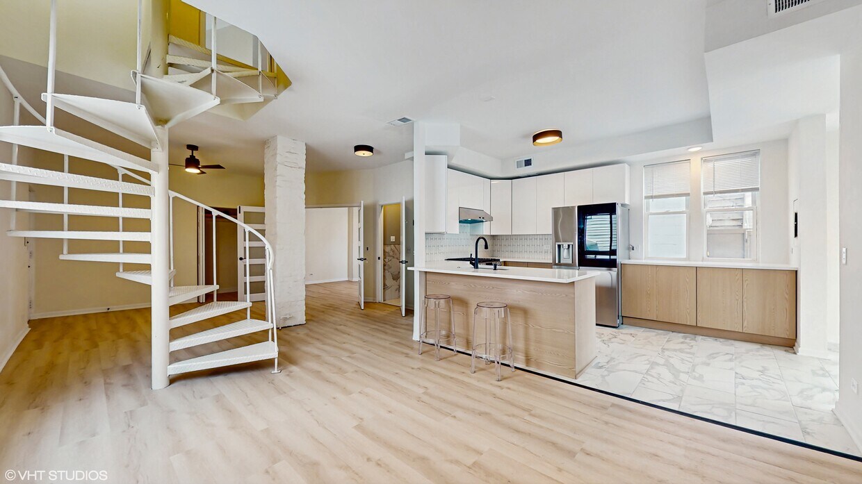 Foto principal - 2430 N Southport Ave