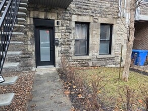 Building Photo - 253 Rue Bourget