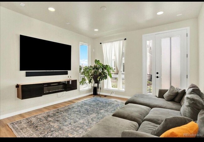 Building Photo - Charming 3BR House in Arvada