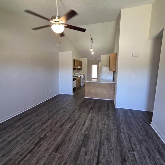 Building Photo - 1214 Peyton Cir