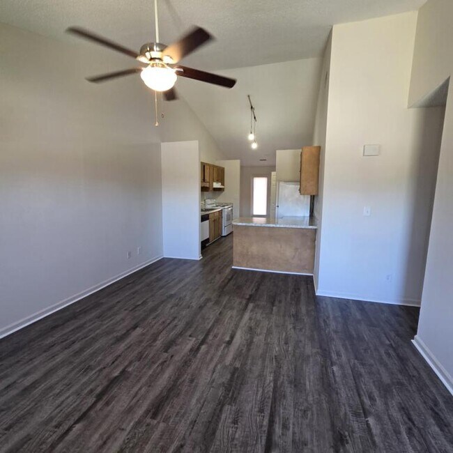 Foto del edificio - 1214 Peyton Cir