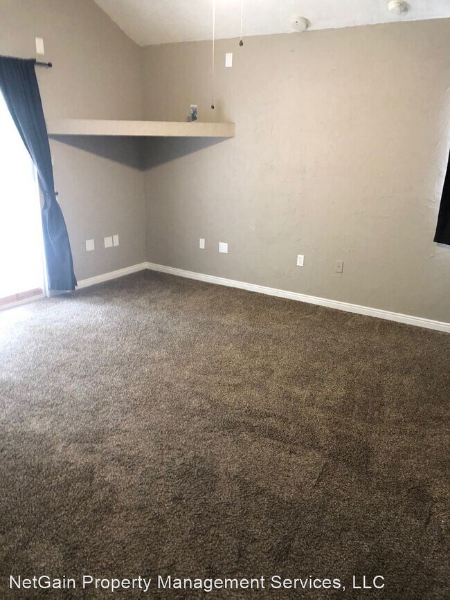 Building Photo - 3 br, 2 bath House - 412 Circle Way Drive