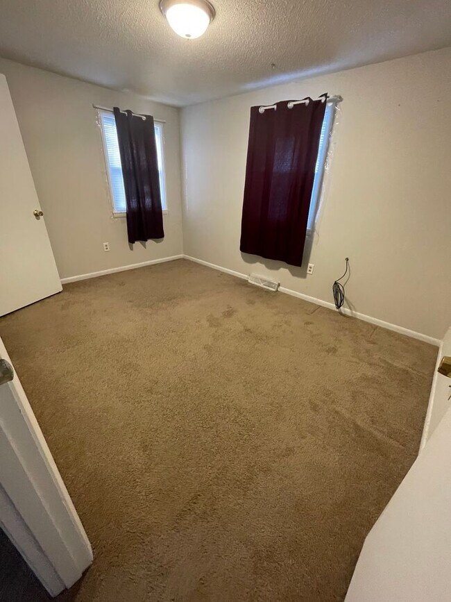 Foto del edificio - 3 bed/ 1 bath Single Family House