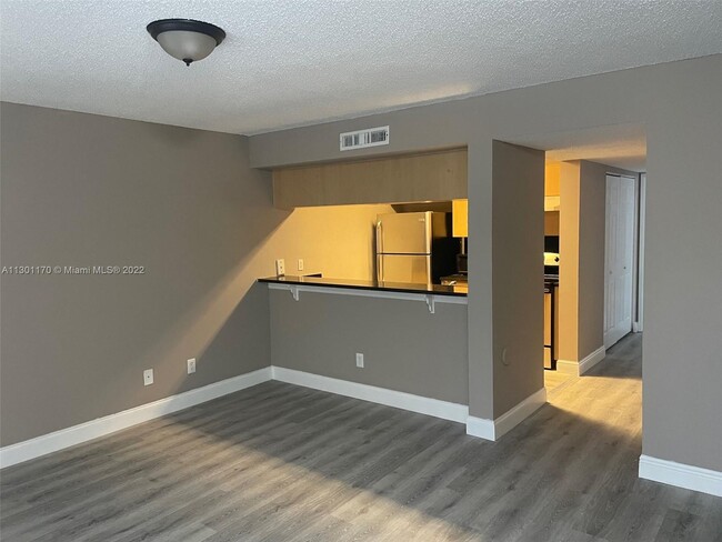Foto del edificio - 8311 SW 5th St