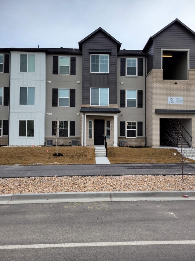 3661 W 1500 N Unit O101, Lehi, UT 84043 Condo for Rent in Lehi, UT