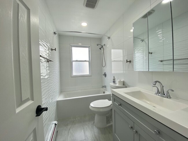 Foto del edificio - 69-14 66th St