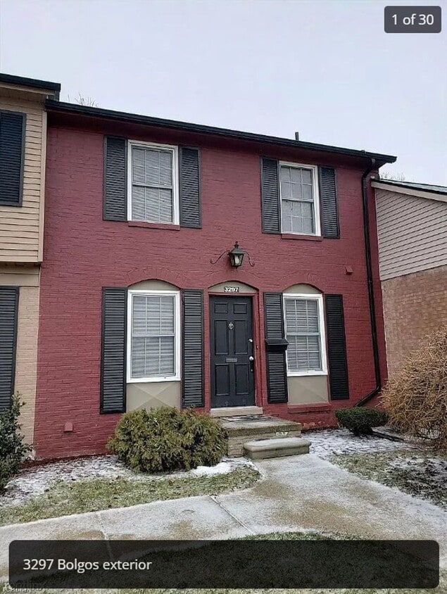 Primary Photo - $2,175 Chapel Hill Condo For Rent