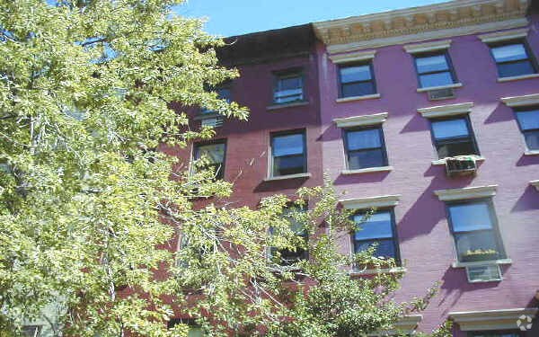 Building Photo - 353 W 29th St