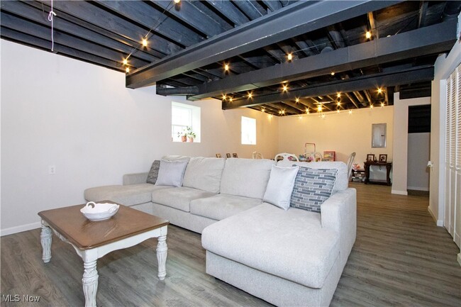 Building Photo - 1117 Kadas Ln