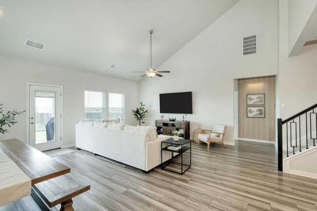 Foto del edificio - 636 Wild Spur Ln