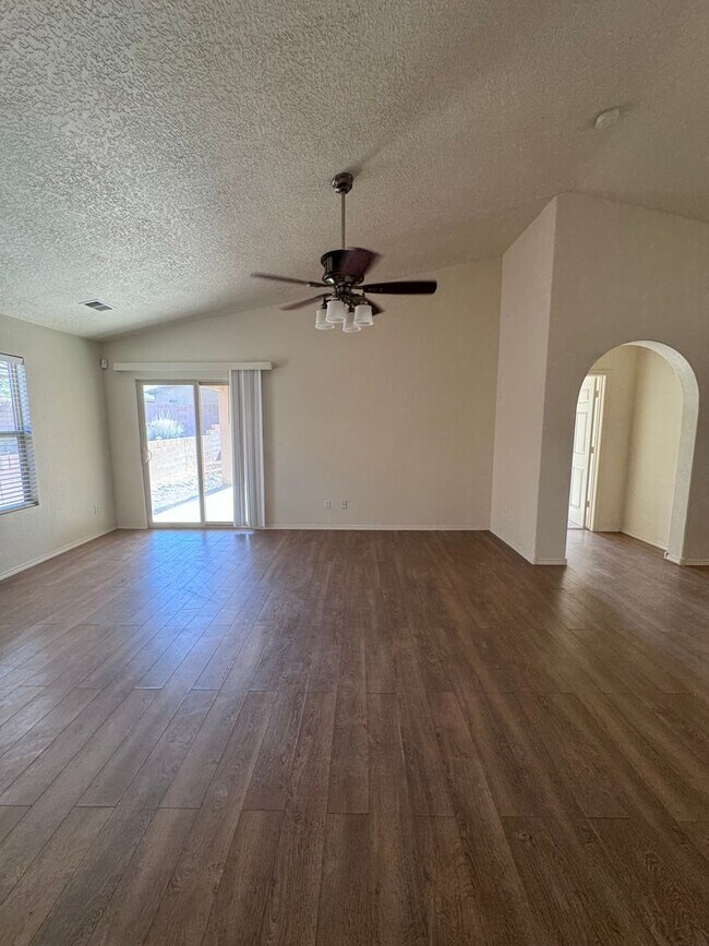 Building Photo - Charming 3-bedroom, 2-bathroom home
