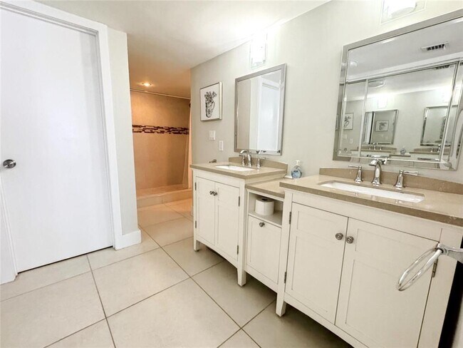 Foto del edificio - 3850 Galt Ocean Dr