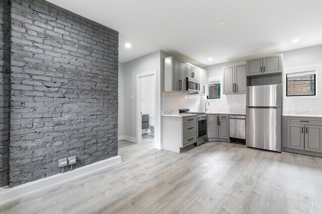 Foto del edificio - 7738 N Eastlake Terrace