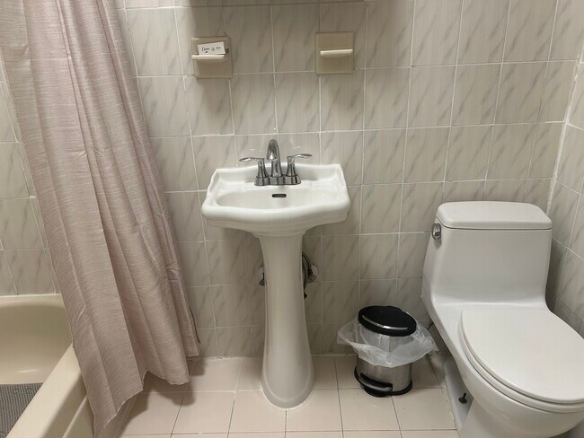 Foto del edificio - 7246 61st St