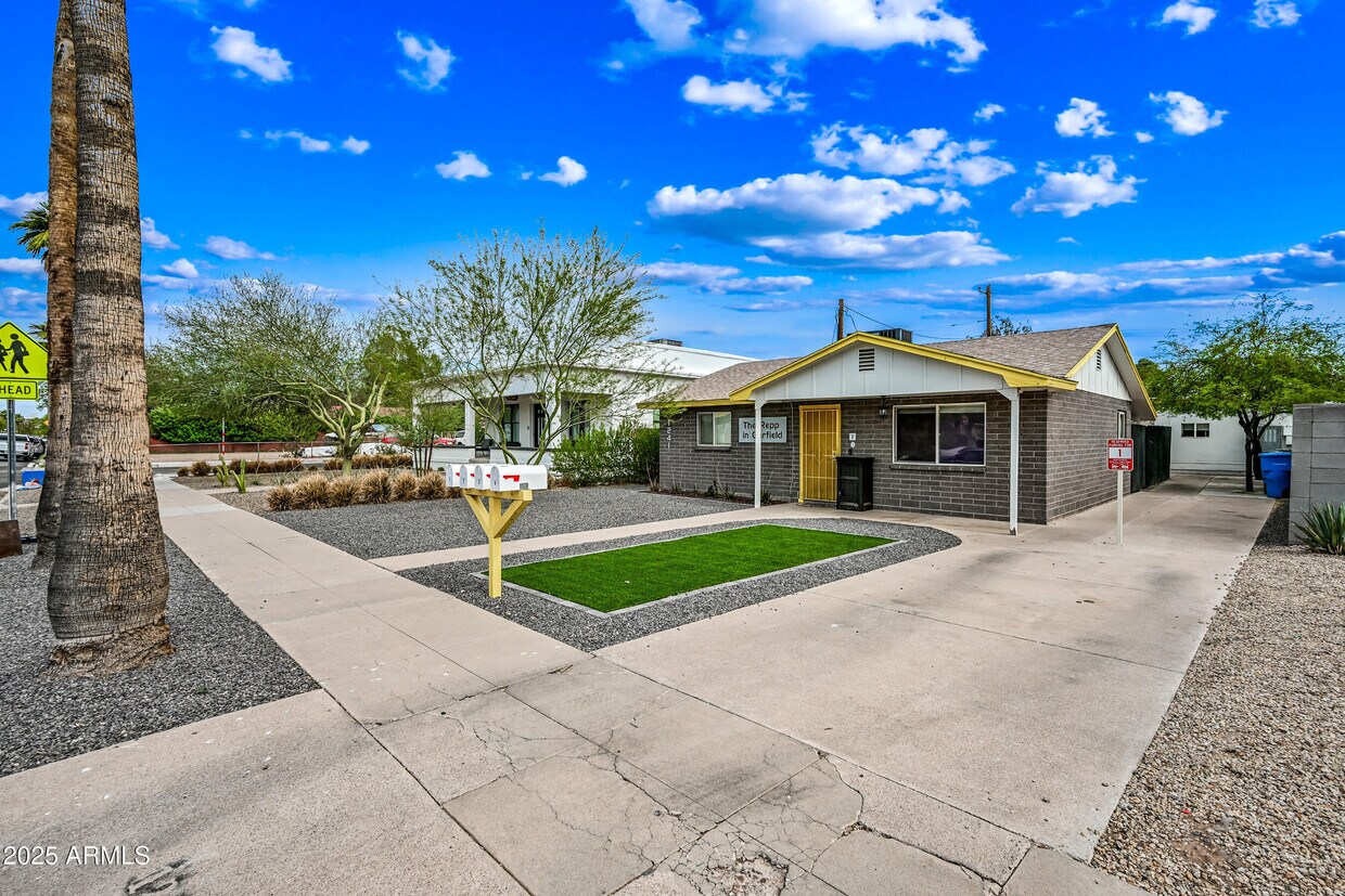 Foto principal - 1241 E McKinley St