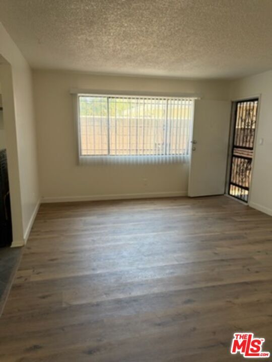 Foto del edificio - 3119 W 71st St