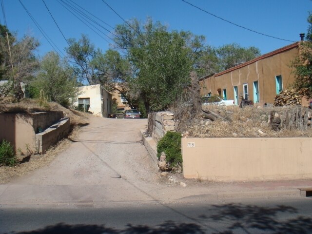  - 718 Old Santa Fe Trl