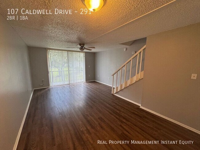 Foto del edificio - 107 Caldwell Dr