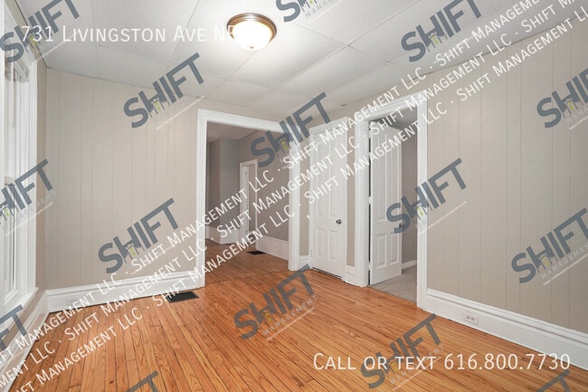 Building Photo - 731 Livingston Ave NE