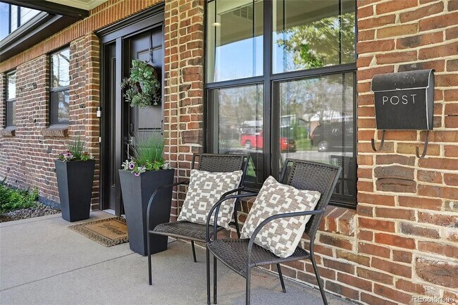 Foto del edificio - Spacious 4BR House in Sloan's Lake!