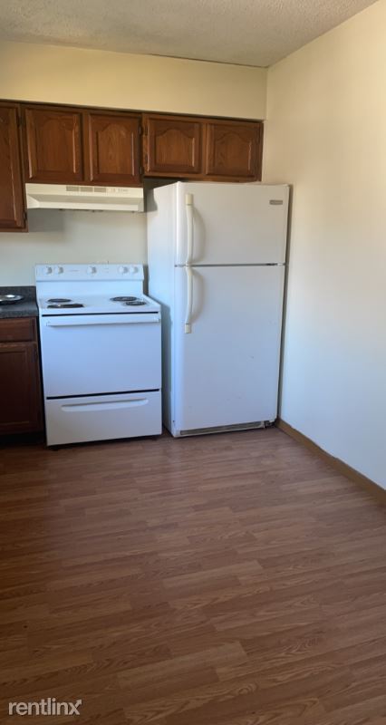 Building Photo - 3 br, 1 bath House - 250 W Fifth Ave