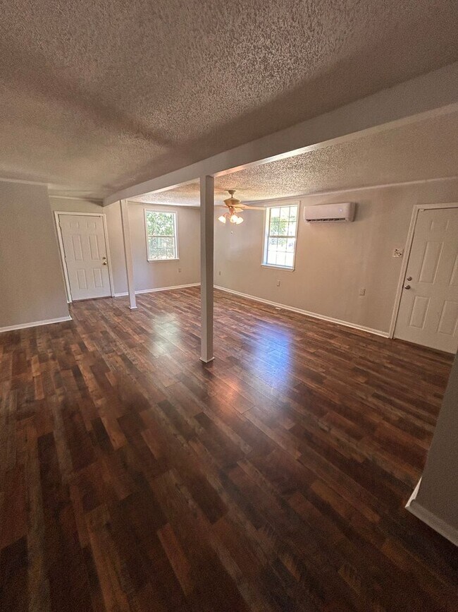 Building Photo - Warner Robins Wonder