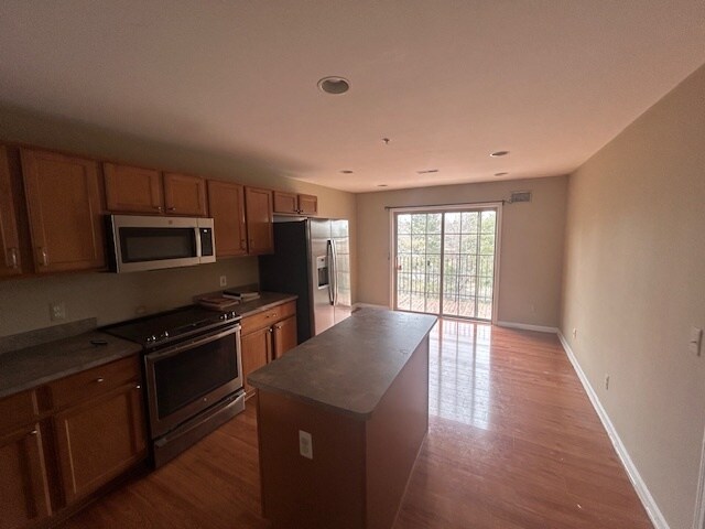 Building Photo - 39460 Springwater Dr