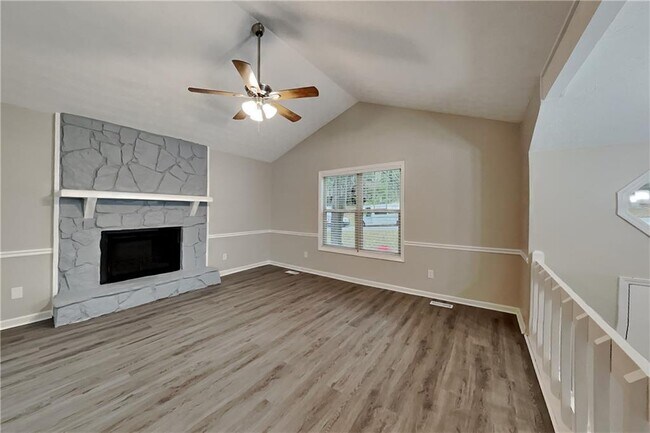 Foto del edificio - 4171 Woodcrest Dr