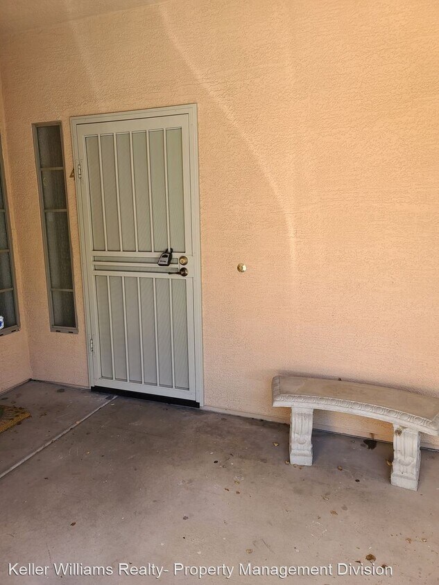 2 br, 2.5 bath House 1426 E Grovers AVE 4 House Rental in Phoenix